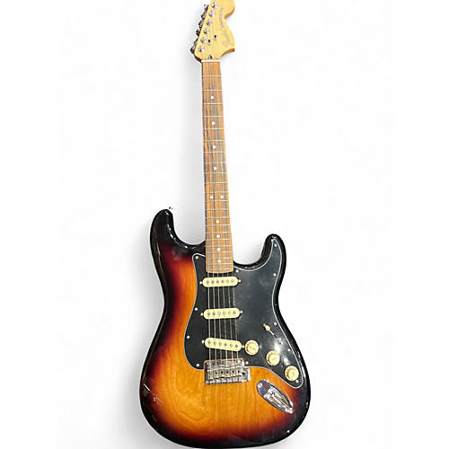 Fender Used Fender Deluxe Stratocaster 2 Tone Sunburst Solid Body Electric Guitar 2 Tone Sunburst