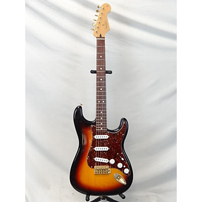 Fender Used Fender Deluxe Stratocaster 3-Color Sunburst Solid Body Electric Guitar