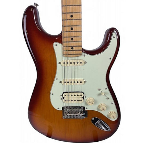 Fender Used Fender Deluxe Stratocaster HSS 2 Color Sunburst Solid Body Electric Guitar 2 Color Sunburst