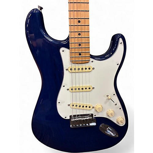 Used Fender Deluxe Stratocaster Sapphire Blue Trans Solid Body Electric Guitar Sapphire Blue Trans