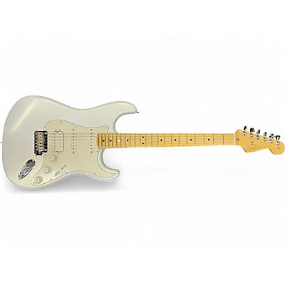 Fender Used Fender Juanes Stratocaster Luna White Solid Body Electric Guitar