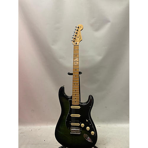 Fender Used Fender Limited Edition Player Stratocaster HSS Plus Top Green Burst Solid Body Electric Guitar Green Burst