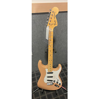 Fender Used Fender Limited International Color Stratocaster Sahara Tope Solid Body Electric Guitar