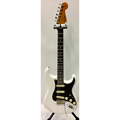 Fender Used Fender Modern Player Stratocaster Alpine White Solid Body Electric Guitar