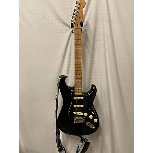 Fender Used Fender Modern Player Stratocaster Black Solid Body Electric Guitar Black