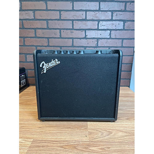 Fender Used Fender Mustang LT25 25W 1x8 Guitar Combo Amp