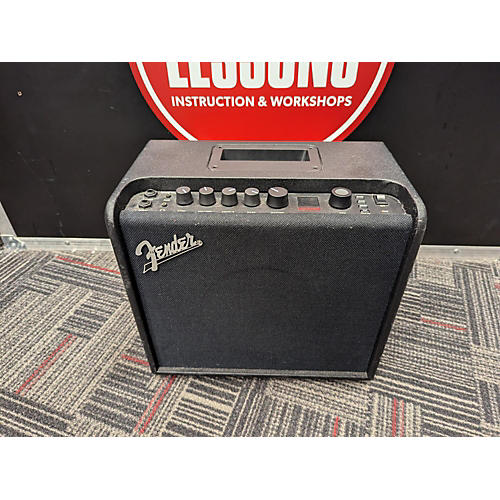 Fender Used Fender Mustang LT25 25W 1x8 Guitar Combo Amp