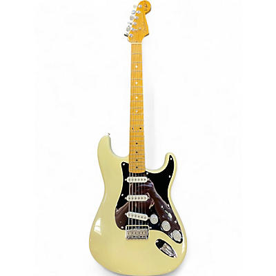 Used Fender NILE ROGERS HITMAKER Olympic White Solid Body Electric Guitar