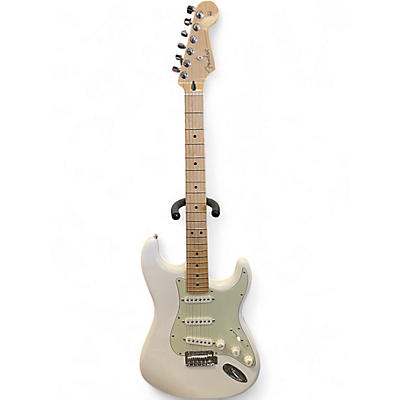 Used Fender PLAYER STRAT Polar White Solid Body Electric Guitar