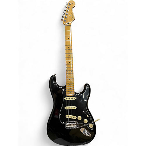 Used Fender Player II Stratocaster Maple Fingerboard Black Solid Body Electric Guitar Black