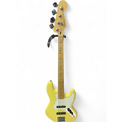 Used Fender Player Jazz Bass Buttercream Electric Bass Guitar Buttercream