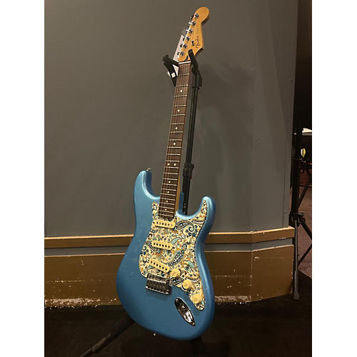 Fender Used Fender Player Plus Stratocaster Ice Blue Metallic Solid Body Electric Guitar Ice Blue Metallic