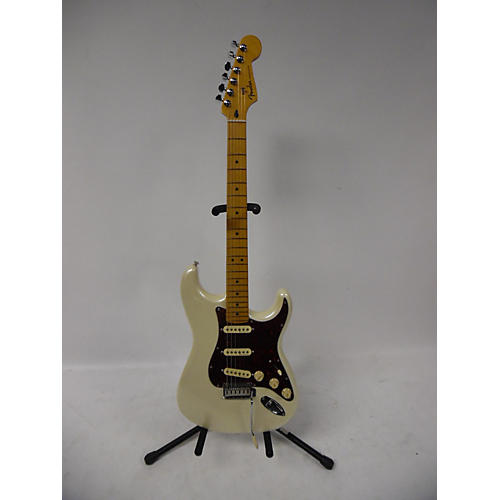 Fender Used Fender Player Plus Stratocaster Olympic Pearl Solid Body Electric Guitar Olympic Pearl