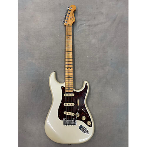 Fender Used Fender Player Plus Stratocaster Olympic Pearl Solid Body Electric Guitar Olympic Pearl