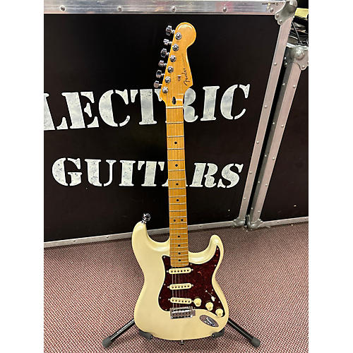 Fender Used Fender Player Plus Stratocaster Pearl White Solid Body Electric Guitar Pearl White