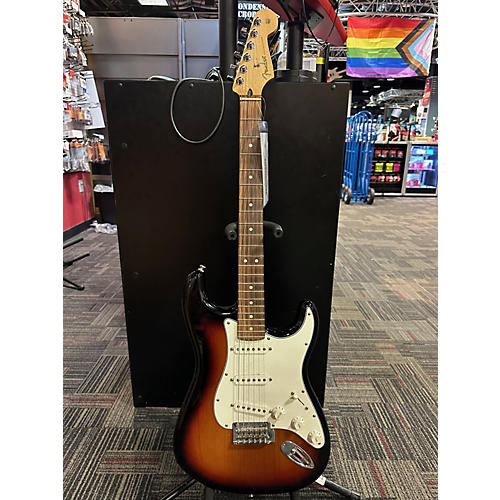 Fender Used Fender Player Stratocaster 2 Color Sunburst Solid Body Electric Guitar 2 Color Sunburst