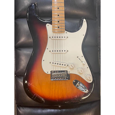 Fender Used Fender Player Stratocaster 3 Color Sunburst Solid Body Electric Guitar