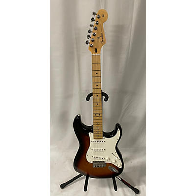 Fender Used Fender Player Stratocaster 3 Color Sunburst Solid Body Electric Guitar