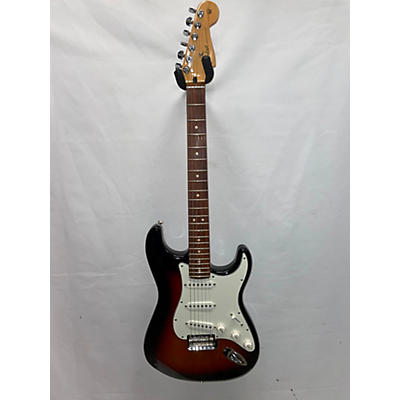 Fender Used Fender Player Stratocaster 3 Color Sunburst Solid Body Electric Guitar