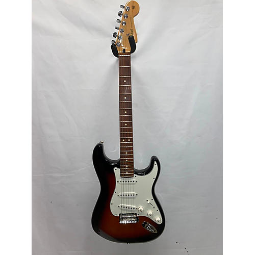 Fender Used Fender Player Stratocaster 3 Color Sunburst Solid Body Electric Guitar 3 Color Sunburst