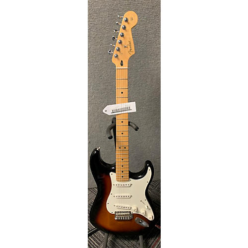 Fender Used Fender Player Stratocaster 3 Tone Sunburst Solid Body Electric Guitar 3 Tone Sunburst