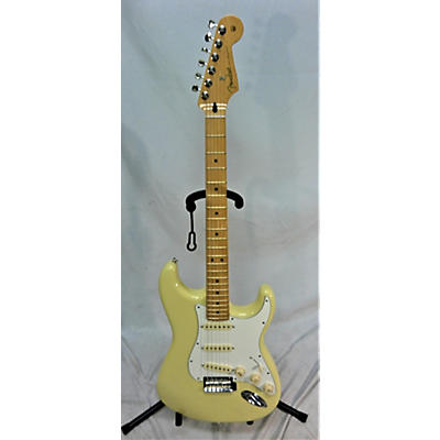 Fender Used Fender Player Stratocaster 70TH Vintage Yellow Solid Body Electric Guitar