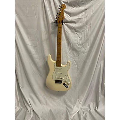 Fender Used Fender Player Stratocaster Alpine White Solid Body Electric Guitar