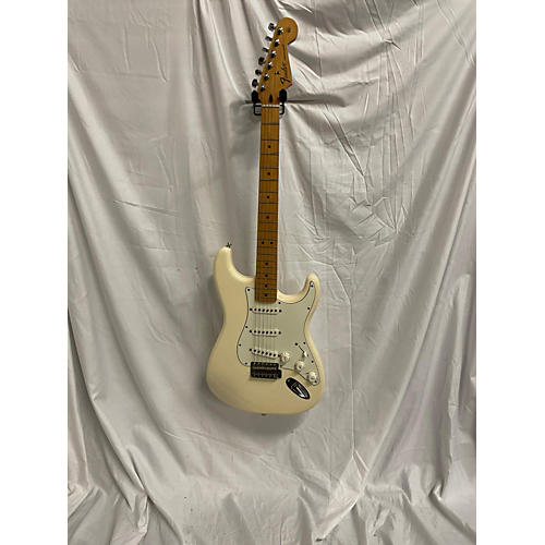 Fender Used Fender Player Stratocaster Alpine White Solid Body Electric Guitar Alpine White