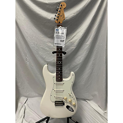 Fender Used Fender Player Stratocaster Alpine White Solid Body Electric Guitar