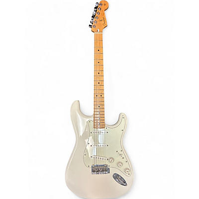 Used Fender Player Stratocaster Alpine White Solid Body Electric Guitar