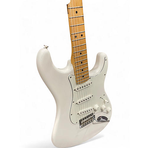 Fender Used Fender Player Stratocaster Arctic White Solid Body Electric Guitar Arctic White