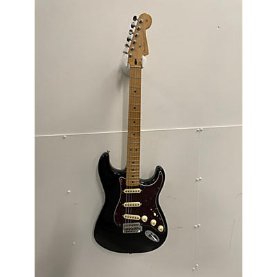 Fender Used Fender Player Stratocaster Black Solid Body Electric Guitar