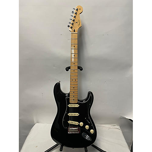 Fender Used Fender Player Stratocaster Black Solid Body Electric Guitar Black