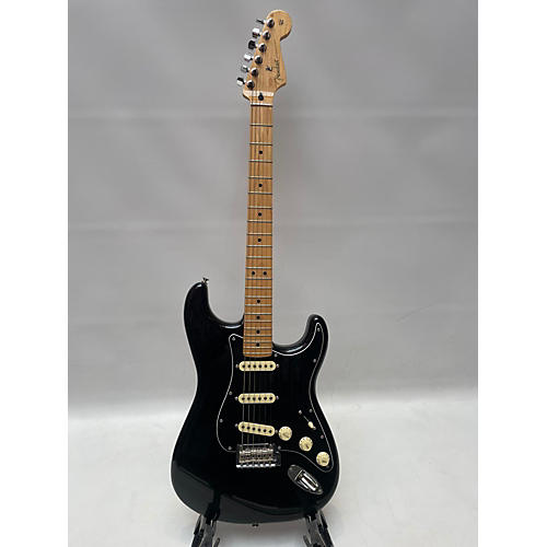 Fender Used Fender Player Stratocaster Black Solid Body Electric Guitar Black