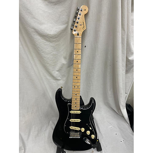 Fender Used Fender Player Stratocaster Black Solid Body Electric Guitar Black