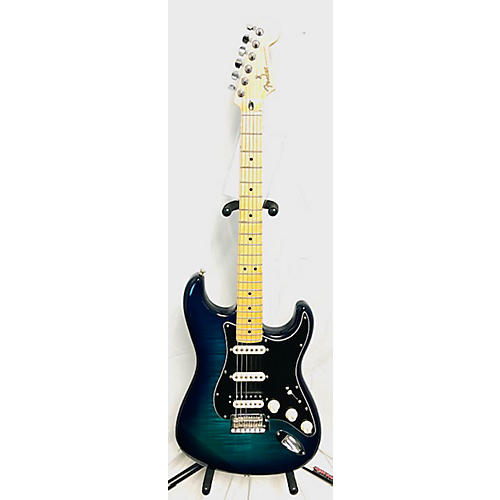 Fender Used Fender Player Stratocaster HSS Blue Burst Solid Body Electric Guitar Blue Burst