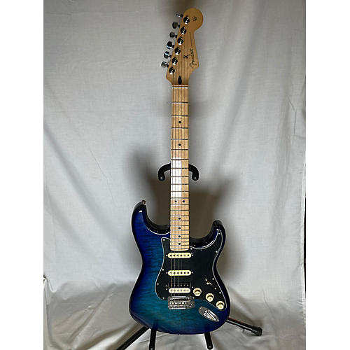 Fender Used Fender Player Stratocaster HSS Blue Burst Solid Body Electric Guitar Blue Burst