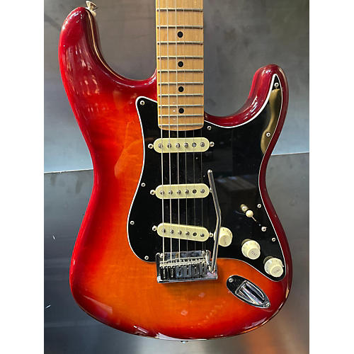 Fender Used Fender Player Stratocaster HSS Cherry Sunburst Solid Body Electric Guitar Cherry Sunburst