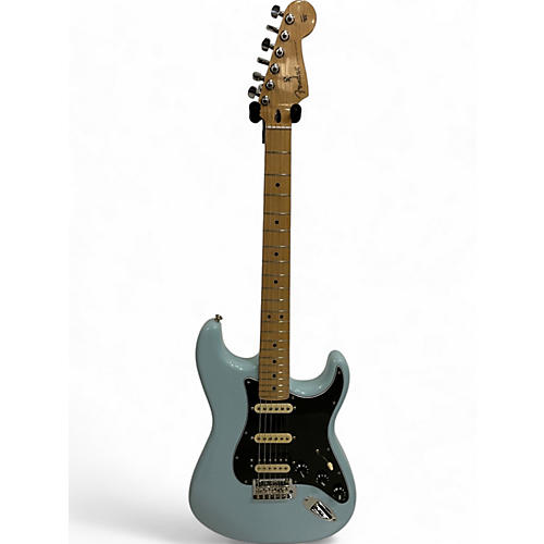 Fender Used Fender Player Stratocaster HSS Daphne Blue Solid Body Electric Guitar Daphne Blue