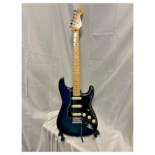 Fender Used Fender Player Stratocaster HSS Plus Top Blue Burst Solid Body Electric Guitar Blue Burst