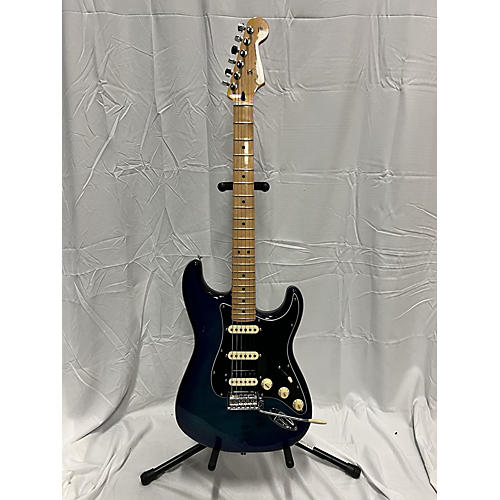 Fender Used Fender Player Stratocaster HSS Plus Top Blue Burst Solid Body Electric Guitar Blue Burst