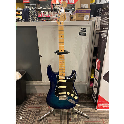 Fender Used Fender Player Stratocaster HSS Plus Top Blue Burst Solid Body Electric Guitar Blue Burst