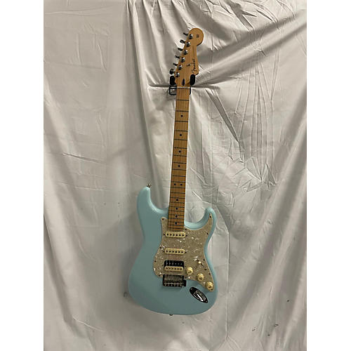 Fender Used Fender Player Stratocaster HSS Sonic Blue Solid Body Electric Guitar Sonic Blue