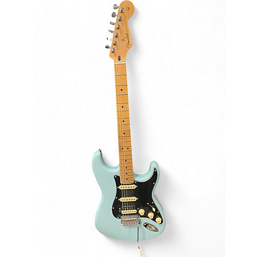 Fender Used Fender Player Stratocaster HSS Sonic Blue Solid Body Electric Guitar Sonic Blue