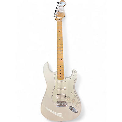 Fender Used Fender Player Stratocaster HSS White Solid Body Electric Guitar