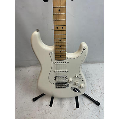 Fender Used Fender Player Stratocaster HSS White Solid Body Electric Guitar