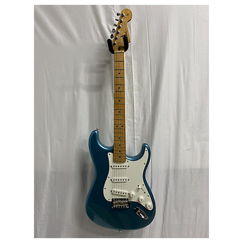 Fender Used Fender Player Stratocaster Lake Placid Blue Solid Body Electric Guitar Lake Placid Blue