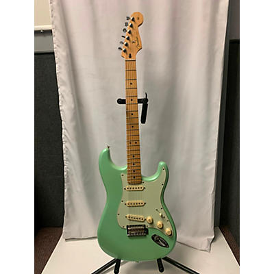 Fender Used Fender Player Stratocaster Limited Edition Surf Green Solid Body Electric Guitar