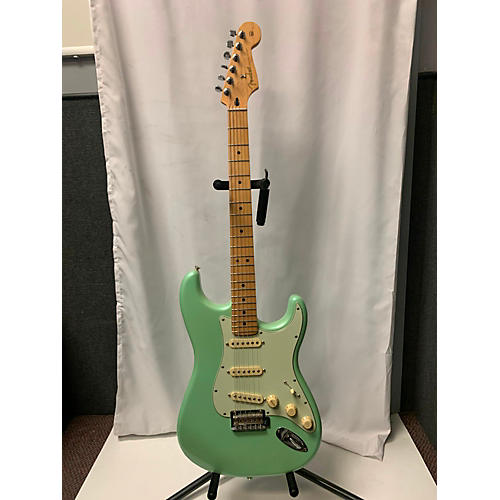 Fender Used Fender Player Stratocaster Limited Edition Surf Green Solid Body Electric Guitar Surf Green