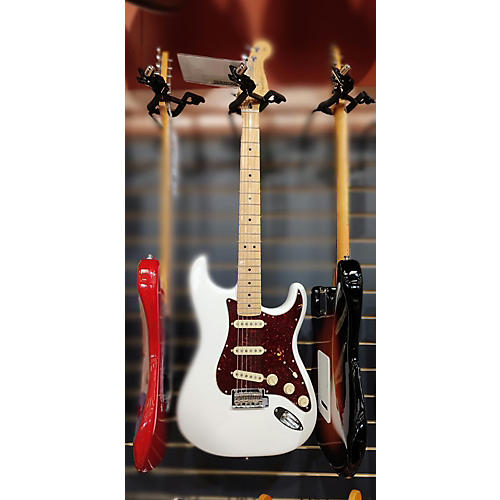 Fender Used Fender Player Stratocaster Olympic White Solid Body Electric Guitar Olympic White